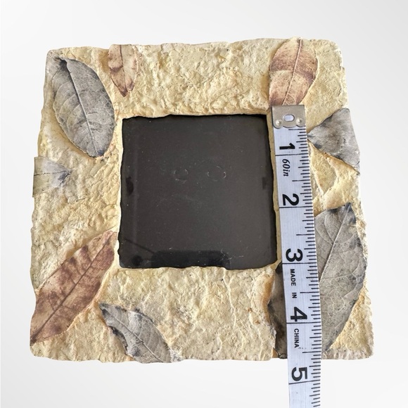 Leaf Patterned Stone Look Photo Frame - Picture 7 of 7